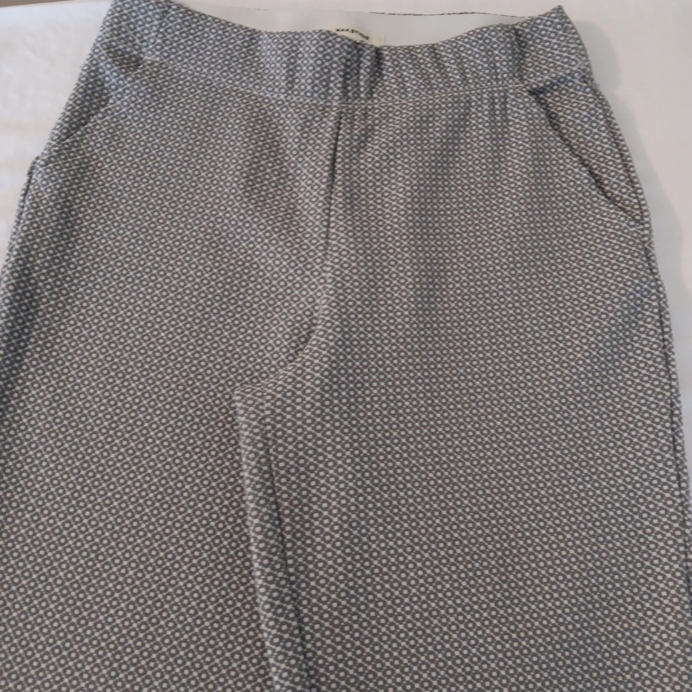 Max Studio Size Medium Pull-On Elastic Waist Leggings Pants in Gray Checkered